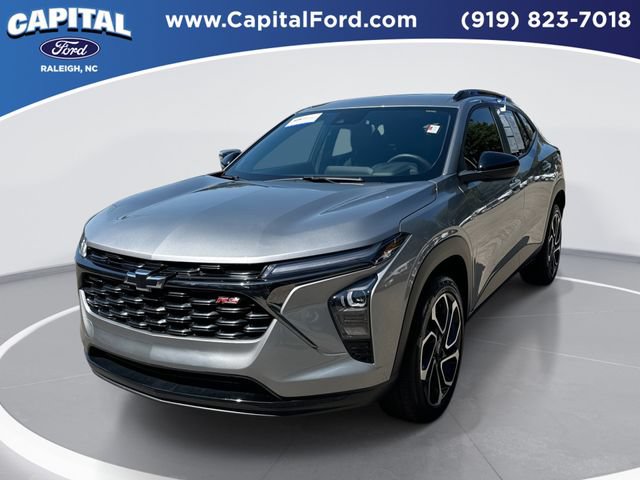 Used 2025 Chevrolet Trax RS w/ Driver Confidence Package FWD image 1