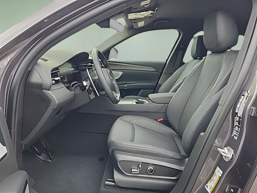 New 2024 Maserati Grecale GT image 16