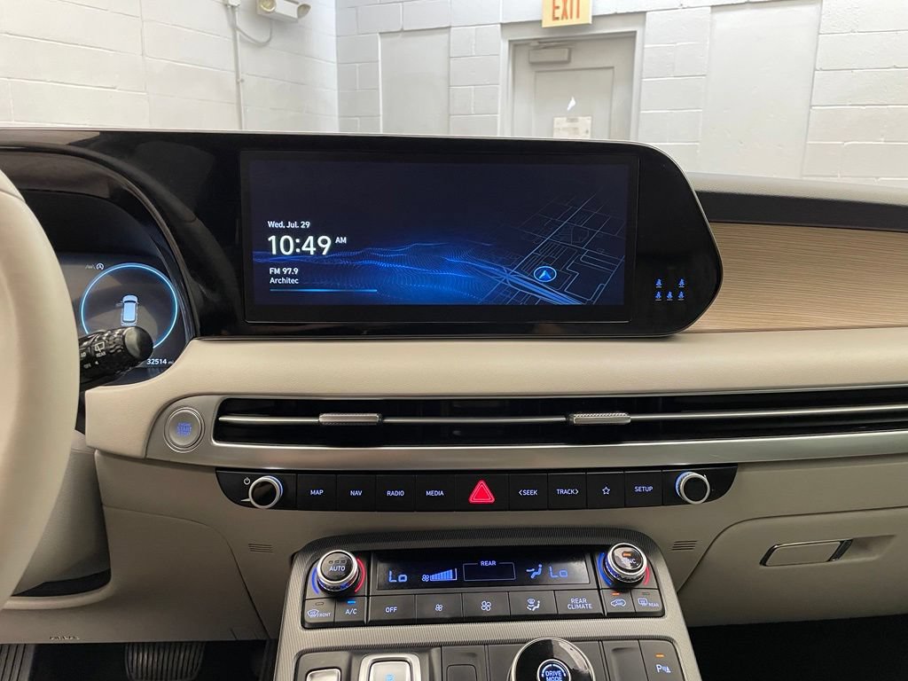 Used 2023 Hyundai Palisade Limited FWD image 16