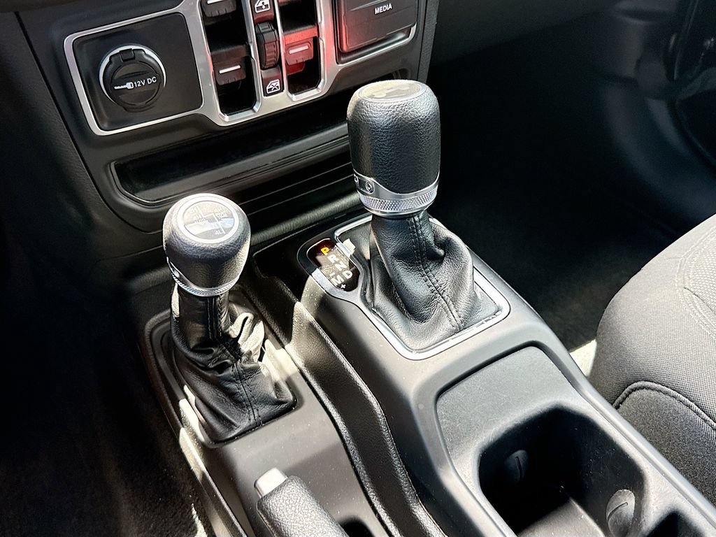 Certified 2023 Jeep Wrangler Unlimited AWD/4WD image 18
