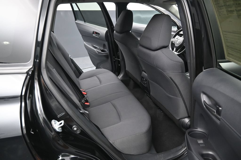 Used 2025 Toyota Corolla Cross LE FWD image 29