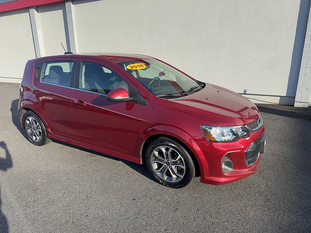 Used 2018 Chevrolet Sonic LT w/ Convenience Package FWD image 2