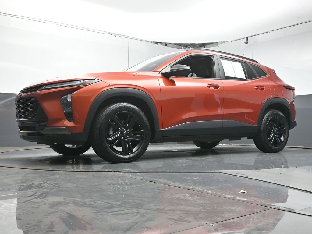 Used 2024 Chevrolet Trax ACTIV w/ Sunroof Package image 35