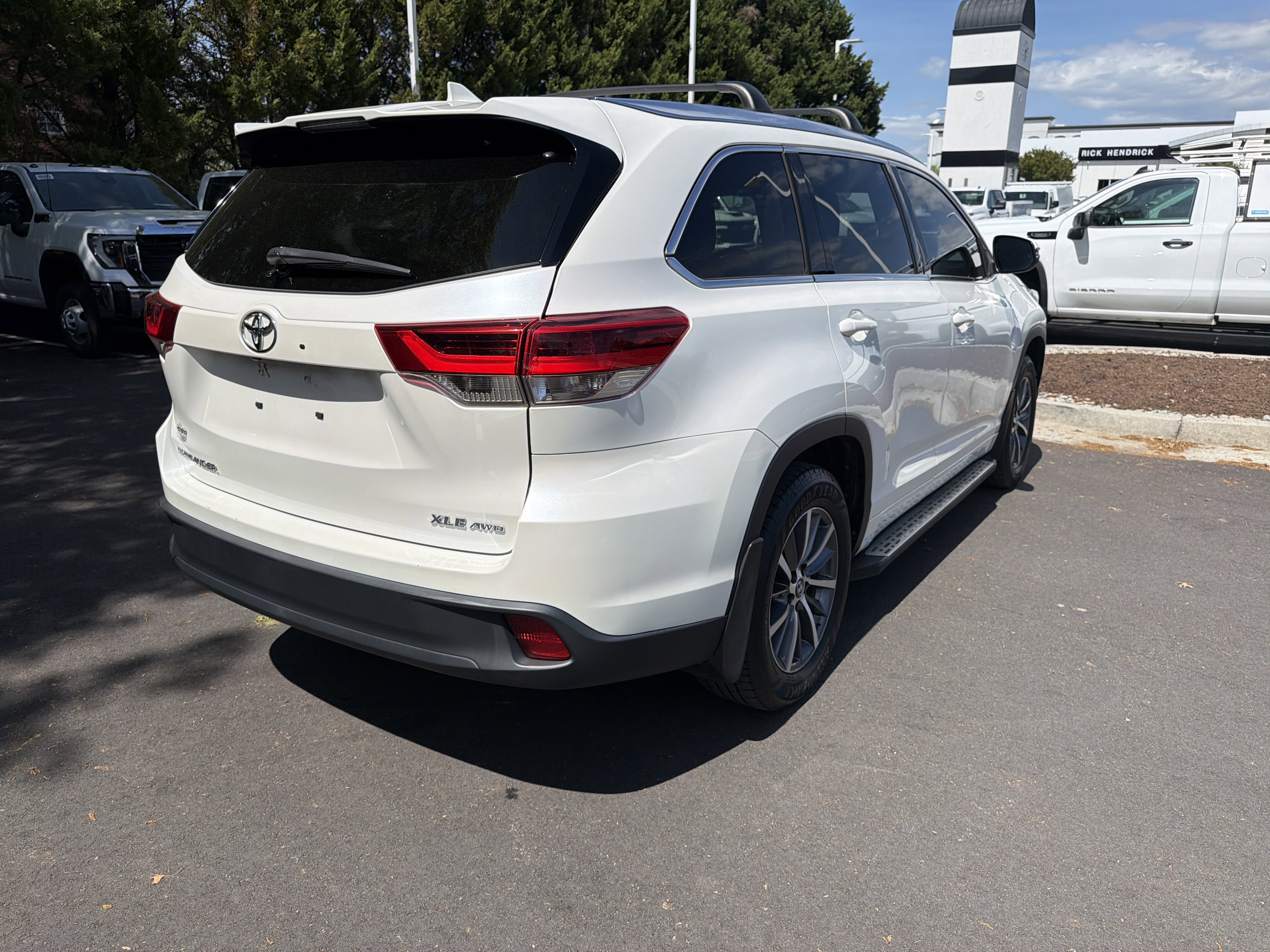 Used 2018 Toyota Highlander XLE image 10