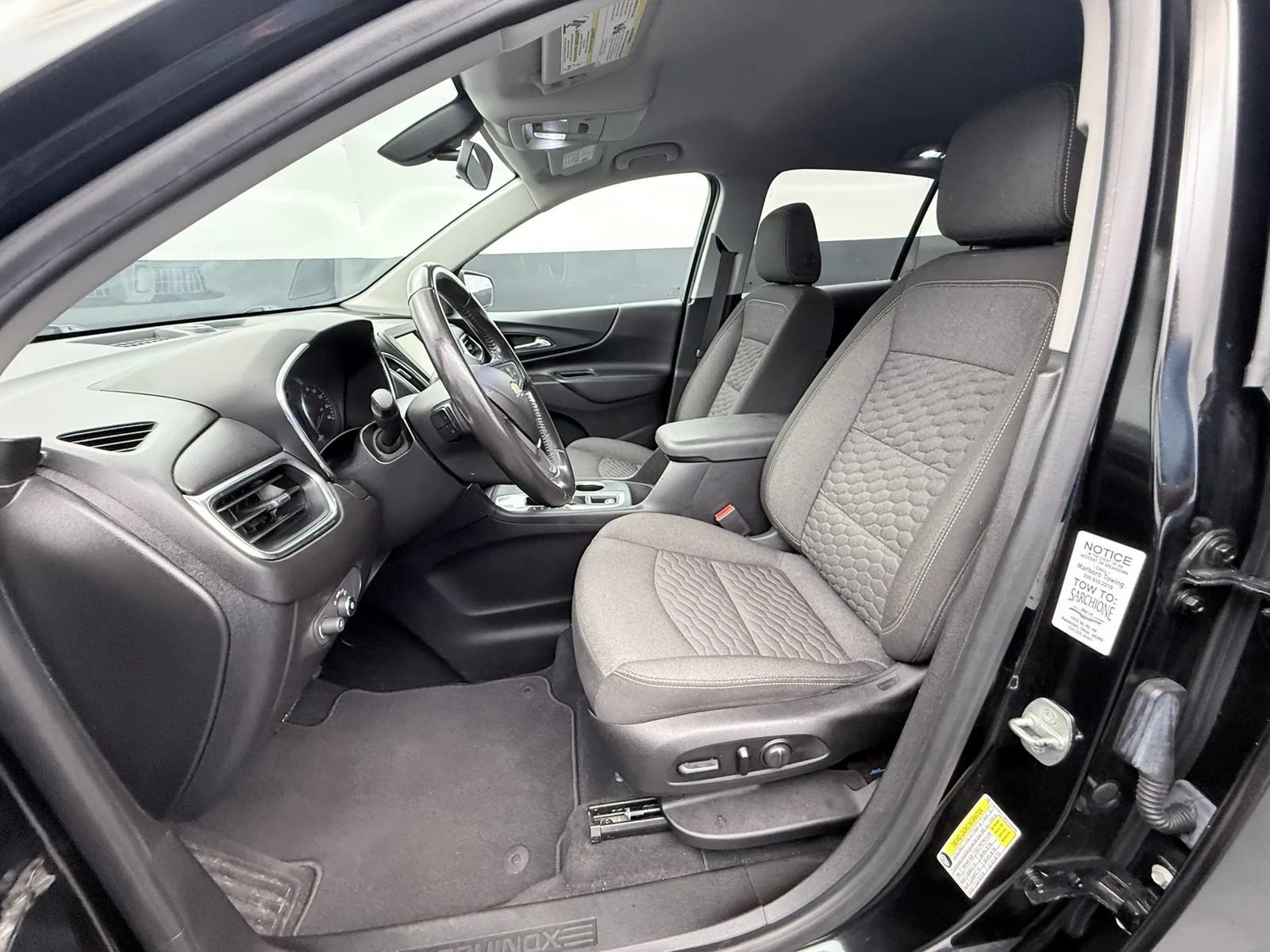 Used 2019 Chevrolet Equinox LT FWD image 25