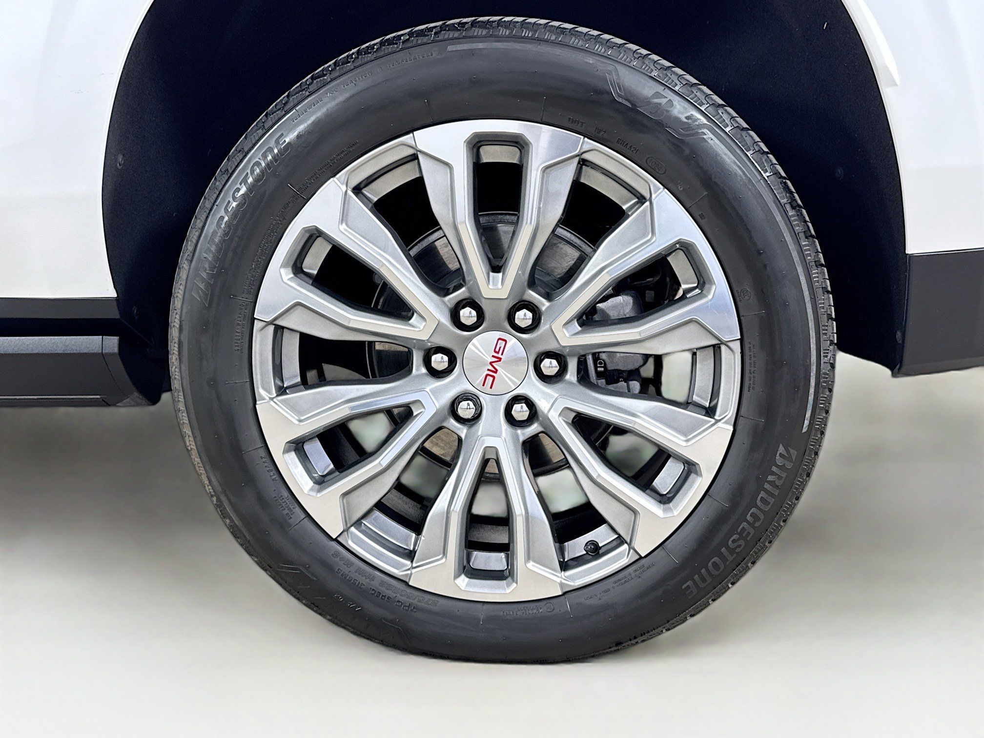 Used 2024 GMC Yukon XL Denali image 34