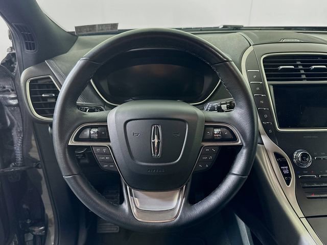 Used 2020 Lincoln Nautilus Premier image 12