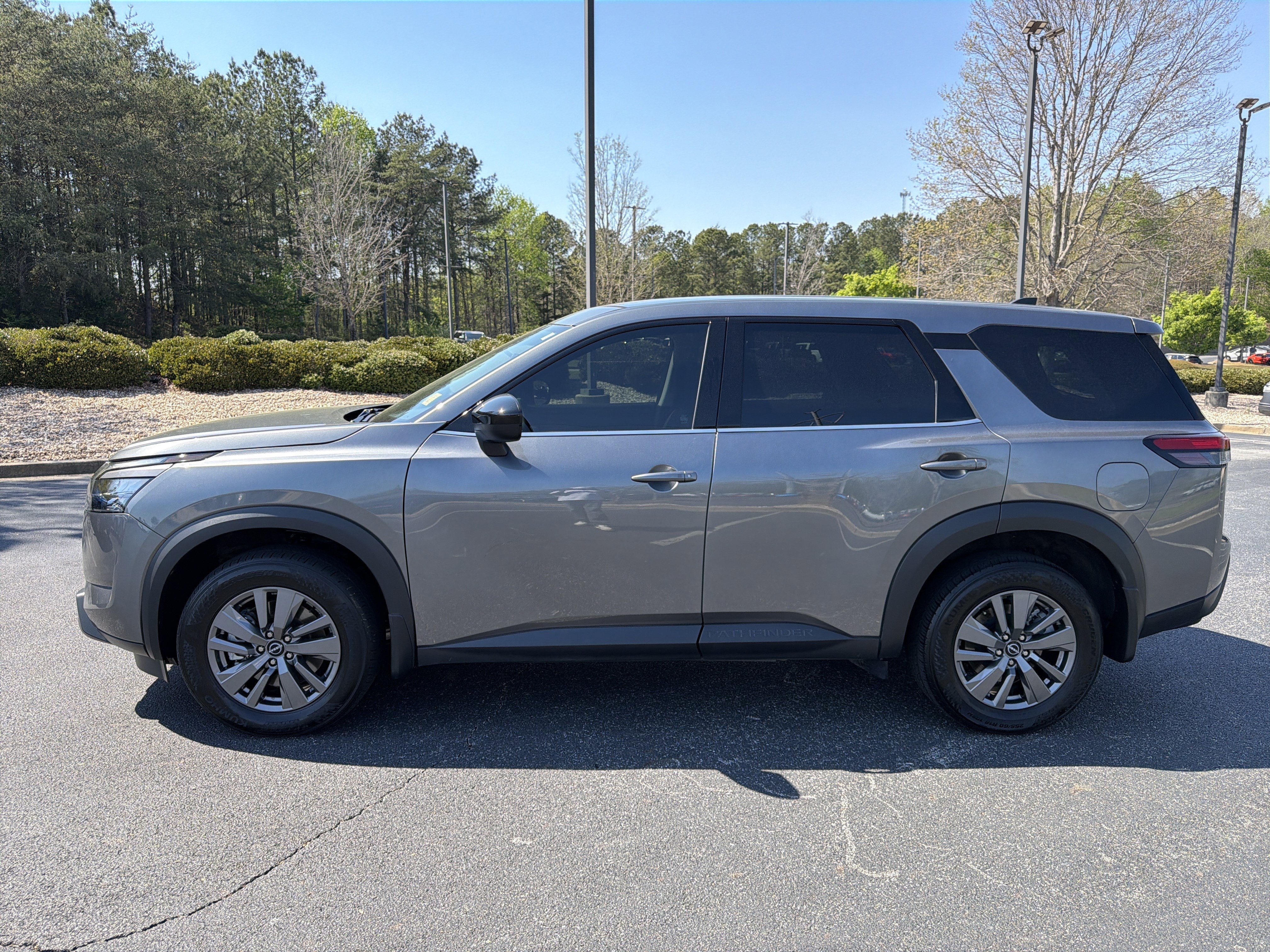 Used 2024 Nissan Pathfinder S AWD/4WD image 8