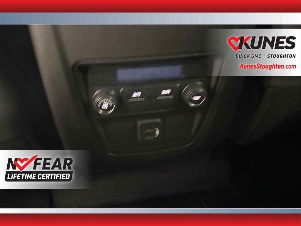 Used 2024 Buick Enclave Essence image 38