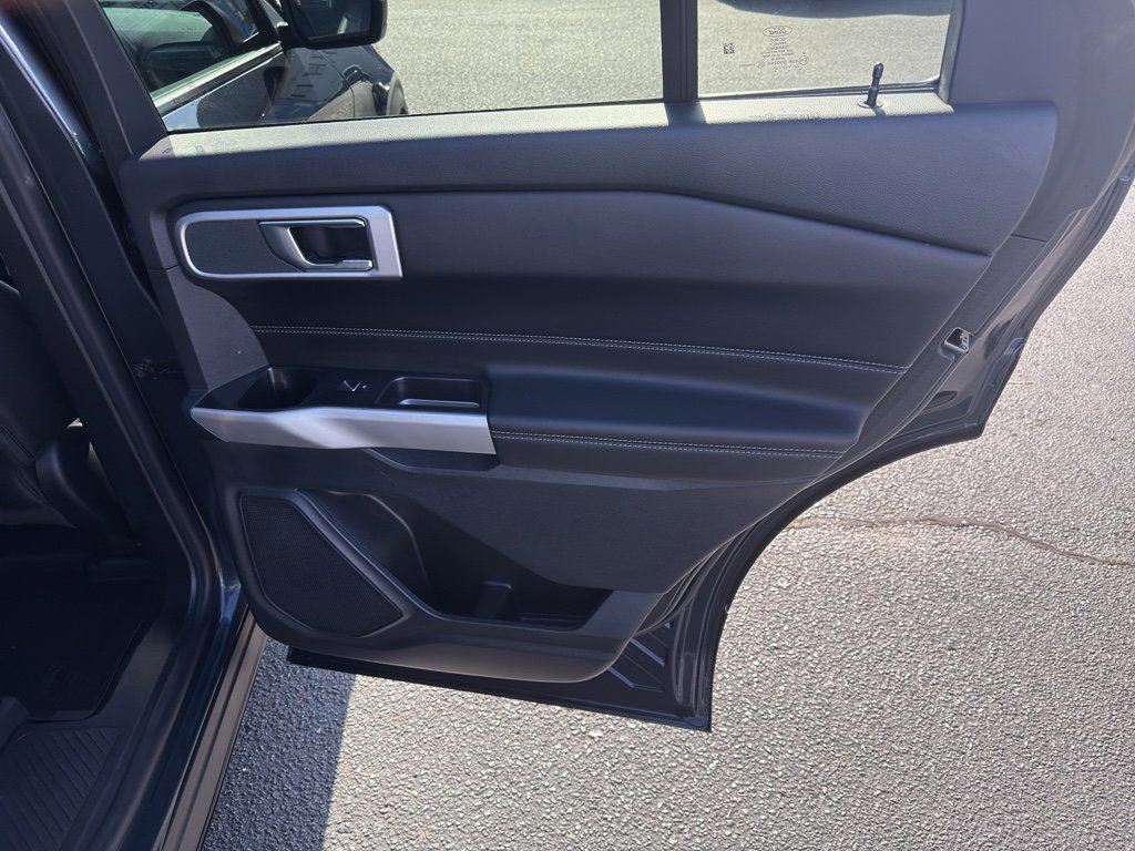 Used 2022 Ford Explorer XLT w/ Equipment Group 202A image 30