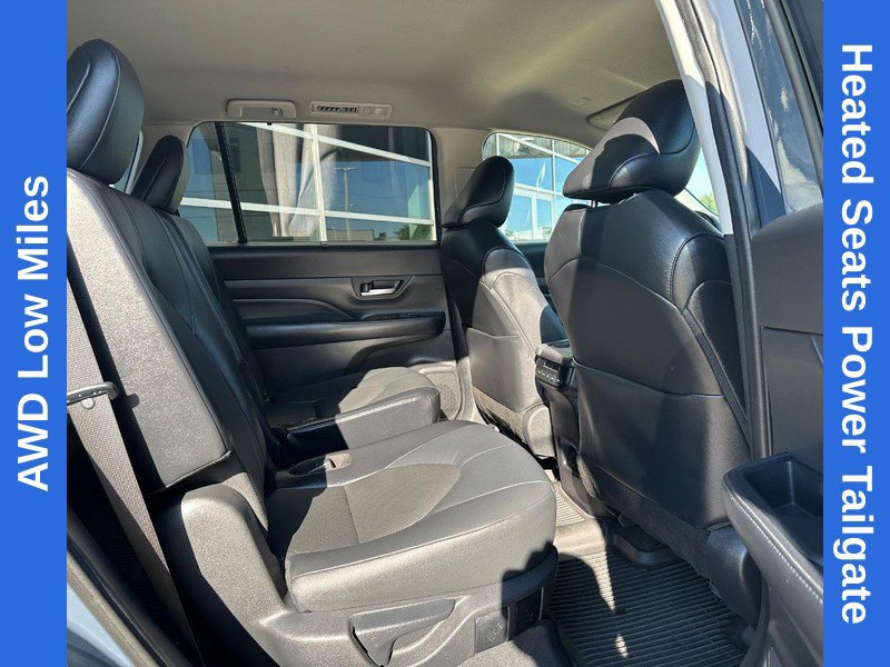 Used 2024 Toyota Grand Highlander AWD image 13