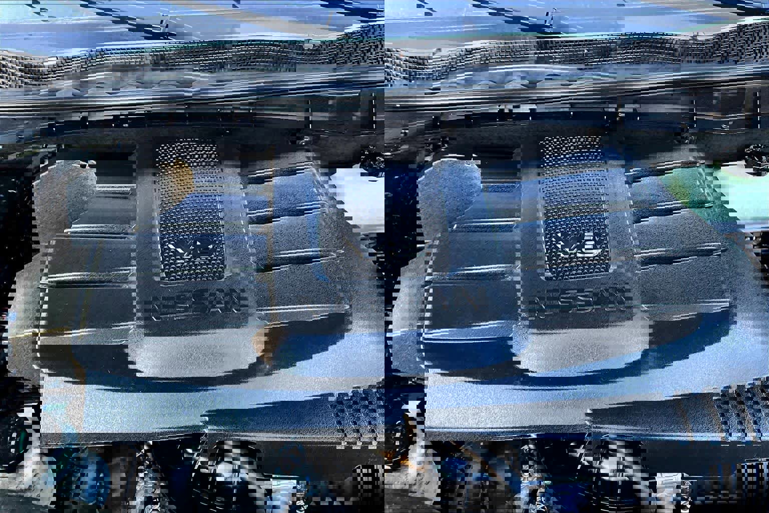 Used 2022 Nissan Titan SV image 31