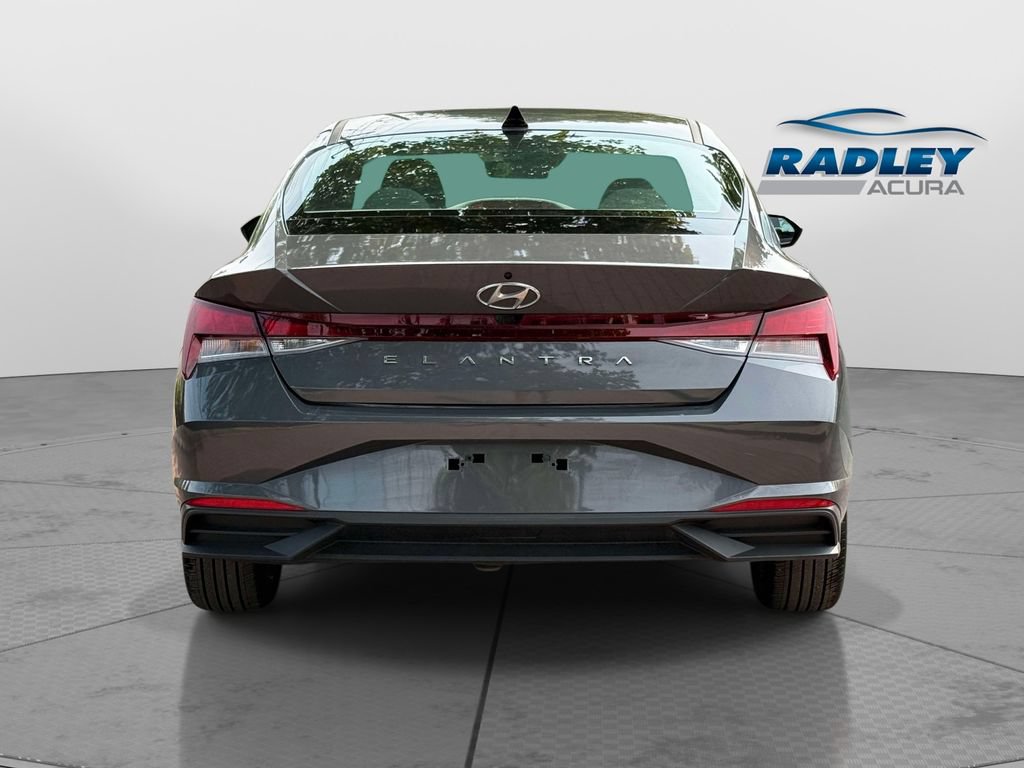 Used 2023 Hyundai Elantra SEL w/ Convenience Package FWD image 6