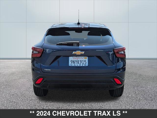 Used 2024 Chevrolet Trax LS image 4