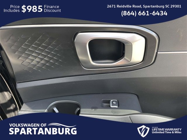 Used 2024 Kia Sorento S image 11