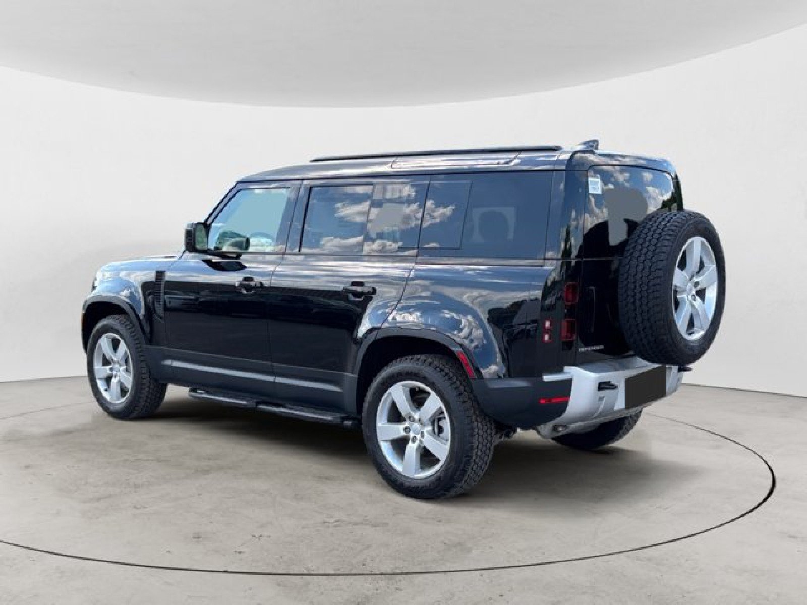 Used 2025 Land Rover Defender 110 S AWD/4WD image 6