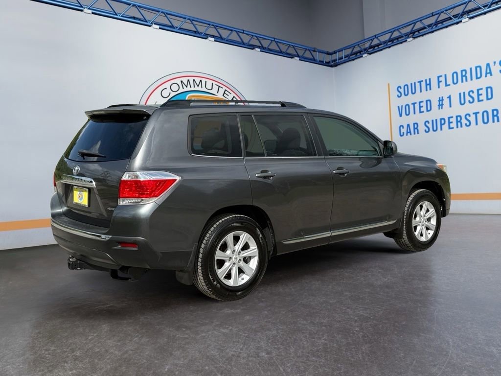 Used 2013 Toyota Highlander Plus AWD/4WD image 6
