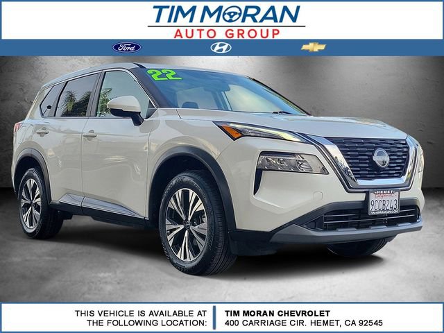 Used 2022 Nissan Rogue SV image 1