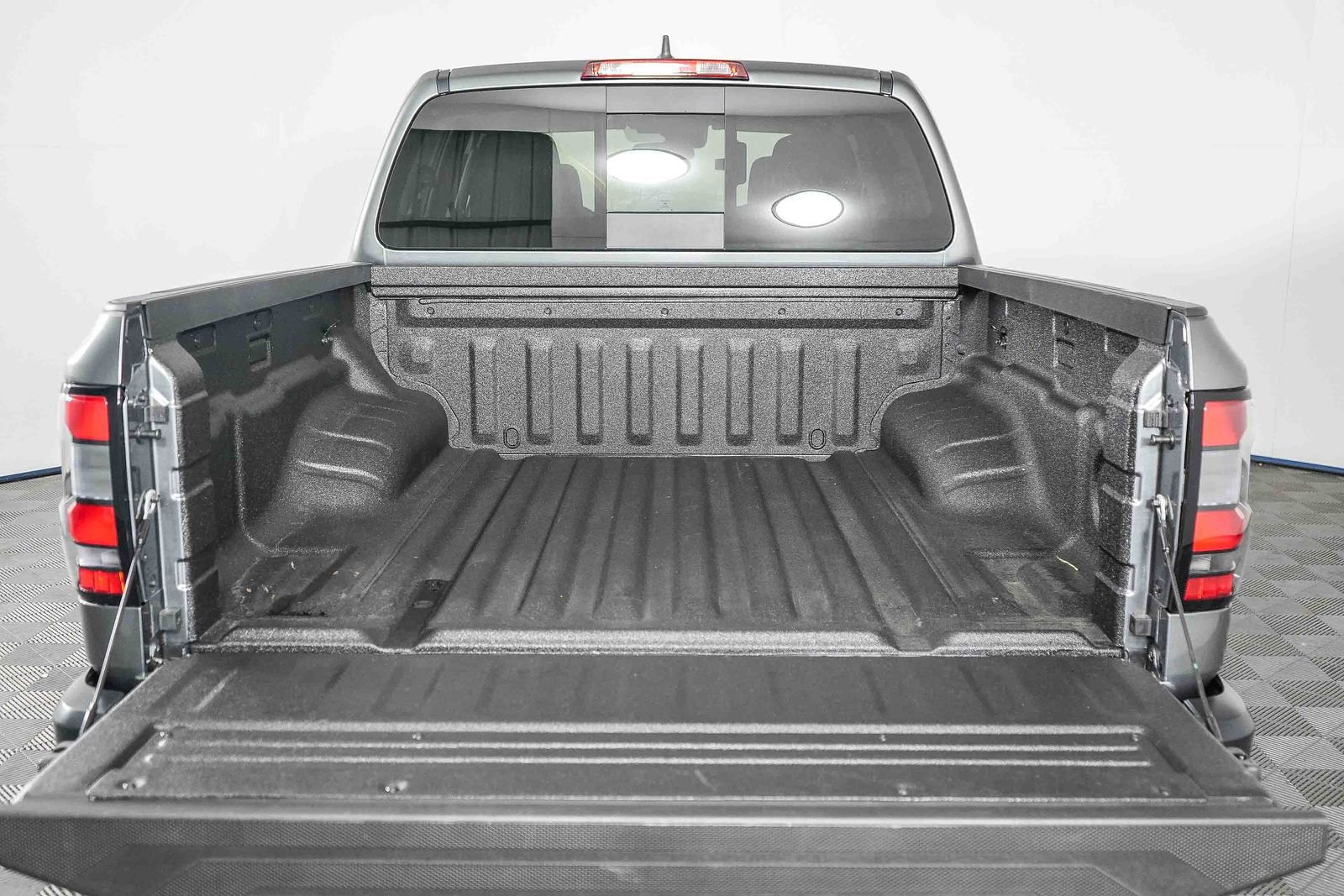 Certified 2025 Nissan Frontier S image 25