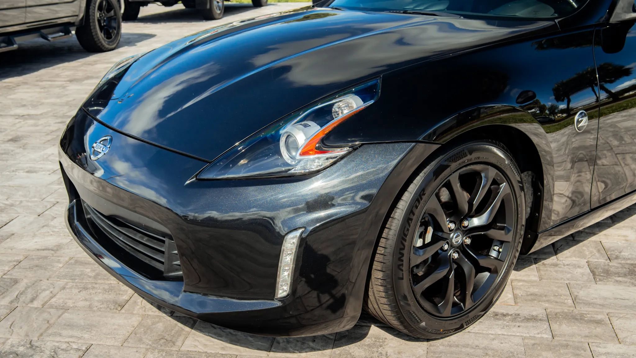 Used 2018 Nissan 370Z Touring RWD image 10