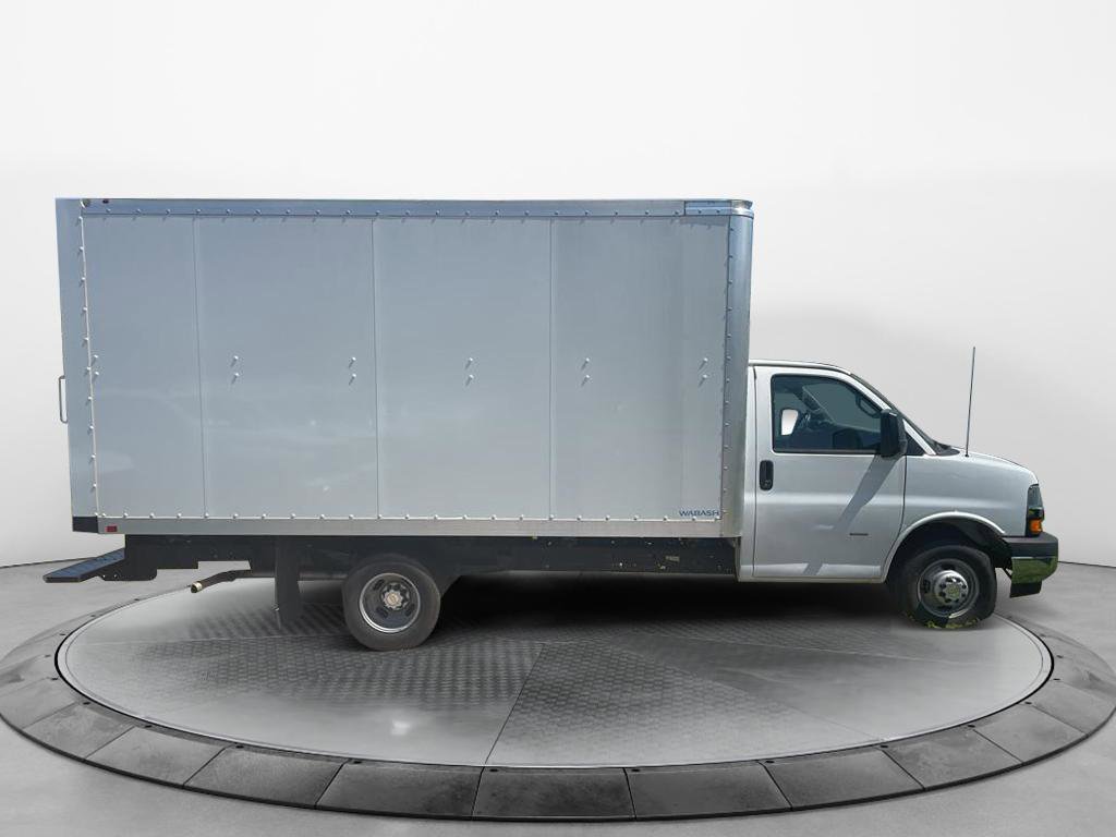 Used 2022 Chevrolet Express 3500 w/ Power Convenience Package image 3