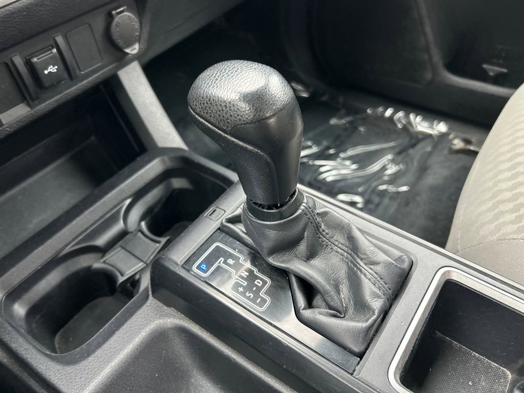 Used 2022 Toyota Tacoma SR AWD/4WD image 16