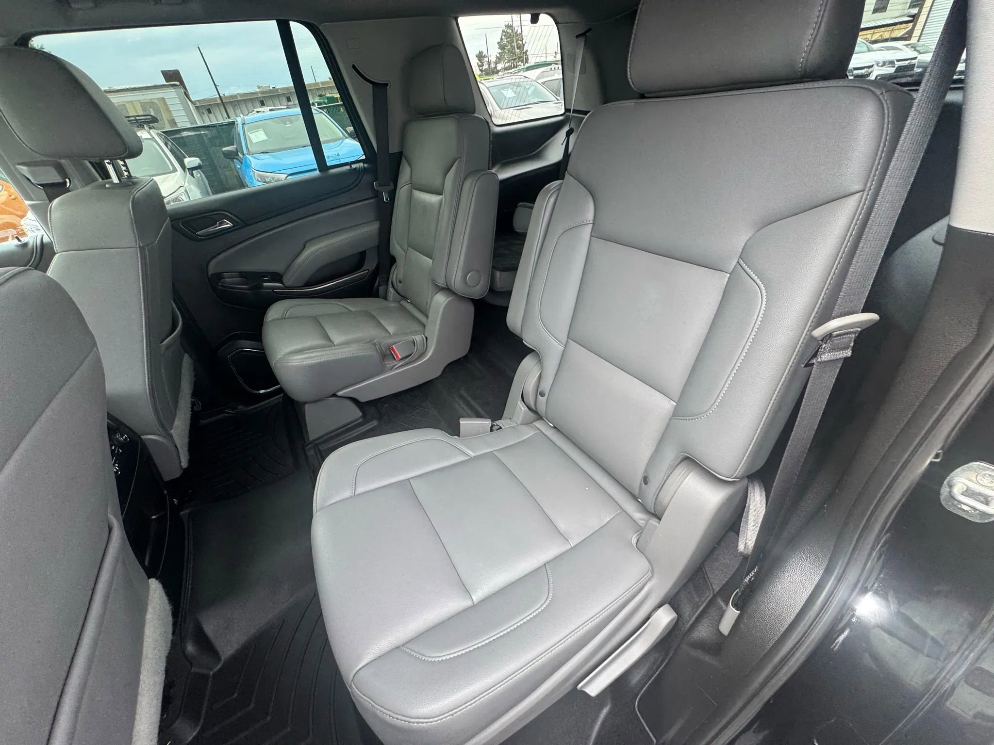 Used 2019 Chevrolet Tahoe LT w/ Luxury Package AWD/4WD image 19