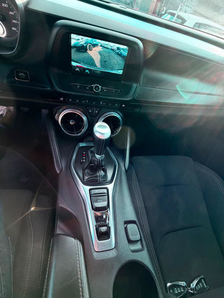 Used 2018 Chevrolet Camaro LT RWD image 25