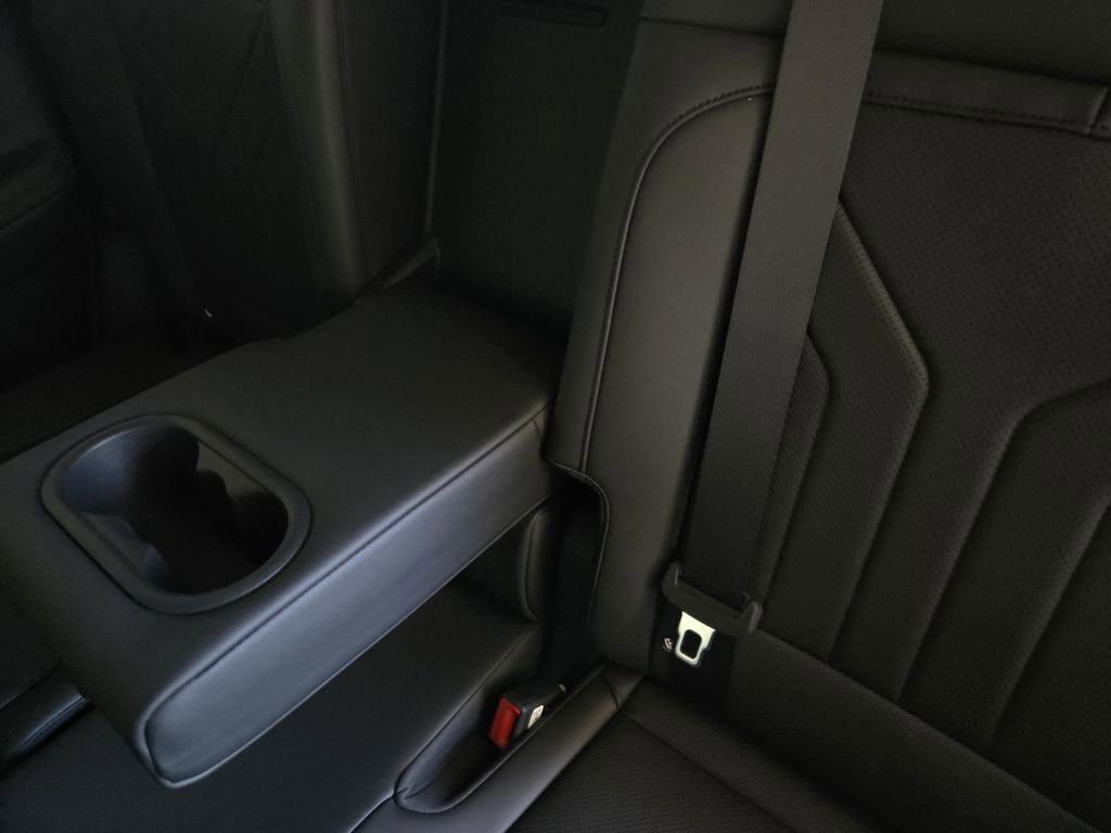 New 2025 Hyundai Santa Fe XRT AWD/4WD image 16