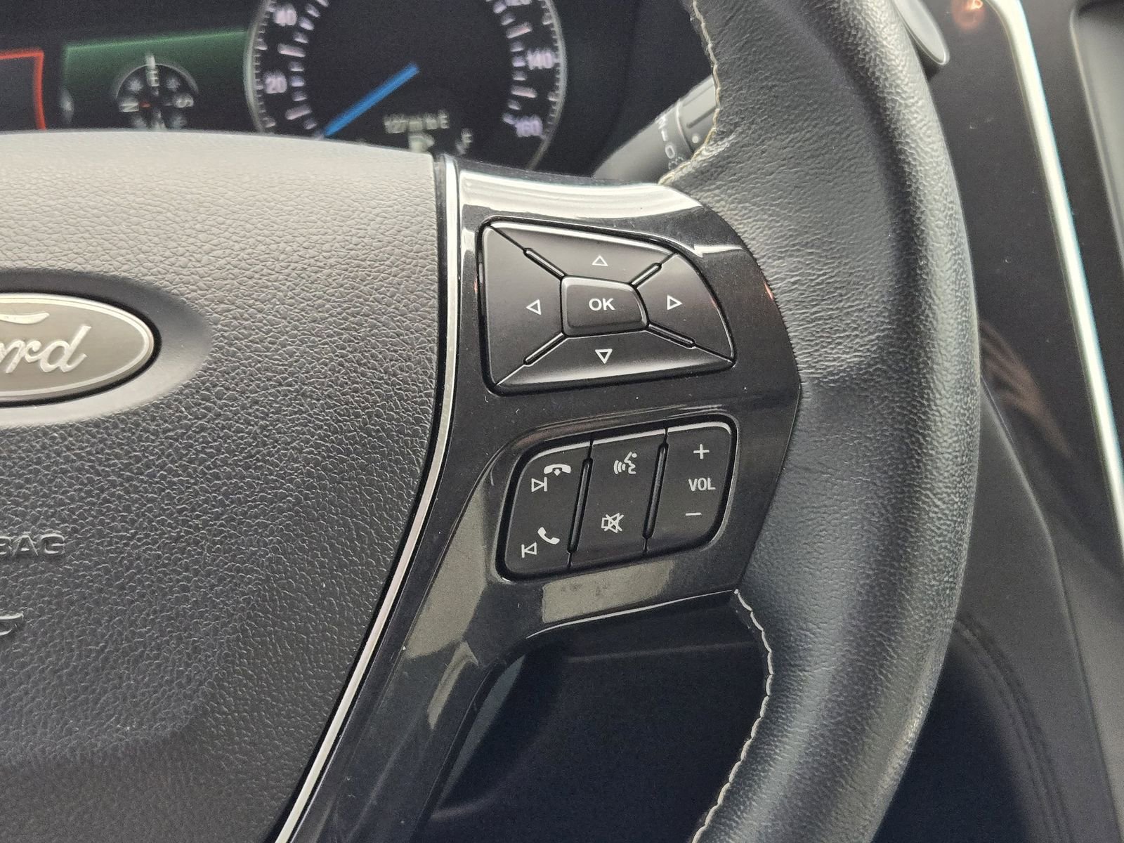 Used 2018 Ford Explorer Platinum image 28