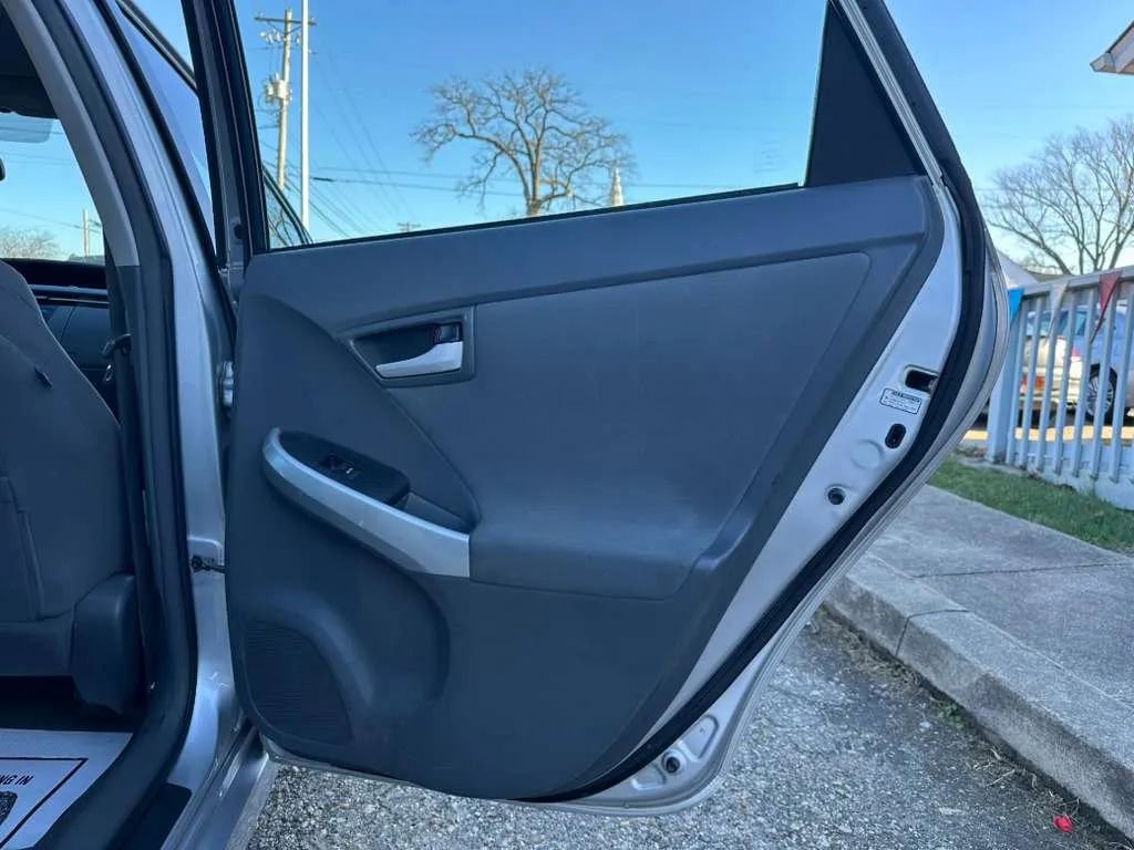 Used 2010 Toyota Prius Five image 18