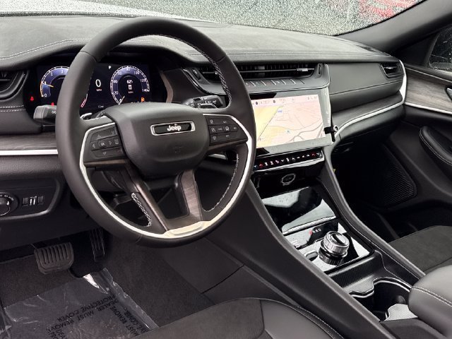 New 2026 Jeep Grand Cherokee Altitude AWD/4WD image 19