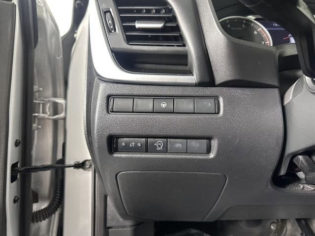 Used 2023 Nissan Rogue SV image 30