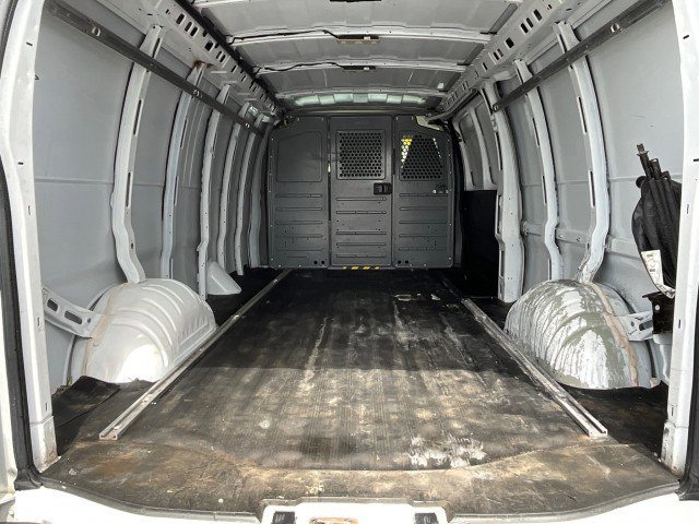 Used 2020 Chevrolet Express 3500 Extended w/ Driver Convenience Package image 23