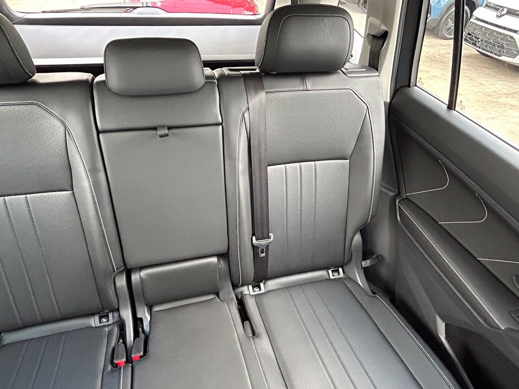 Certified 2023 Volkswagen Tiguan SE w/ Panoramic Sunroof Package FWD image 14