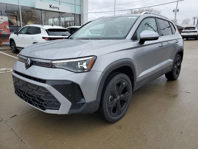 New 2026 Volkswagen Taos SEL image 2