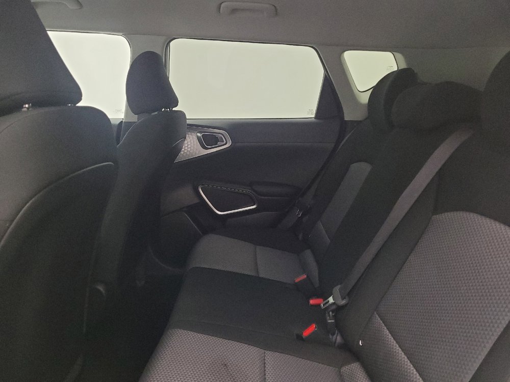 Used 2023 Kia Soul LX w/ LX Technology Package image 18