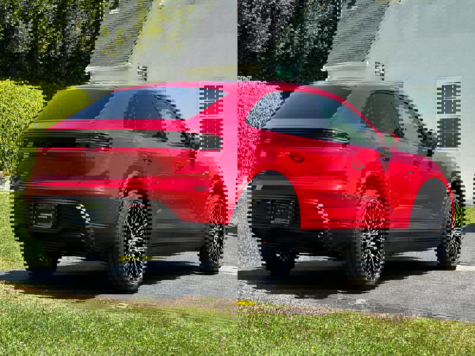 New 2026 Porsche Macan Electric image 8