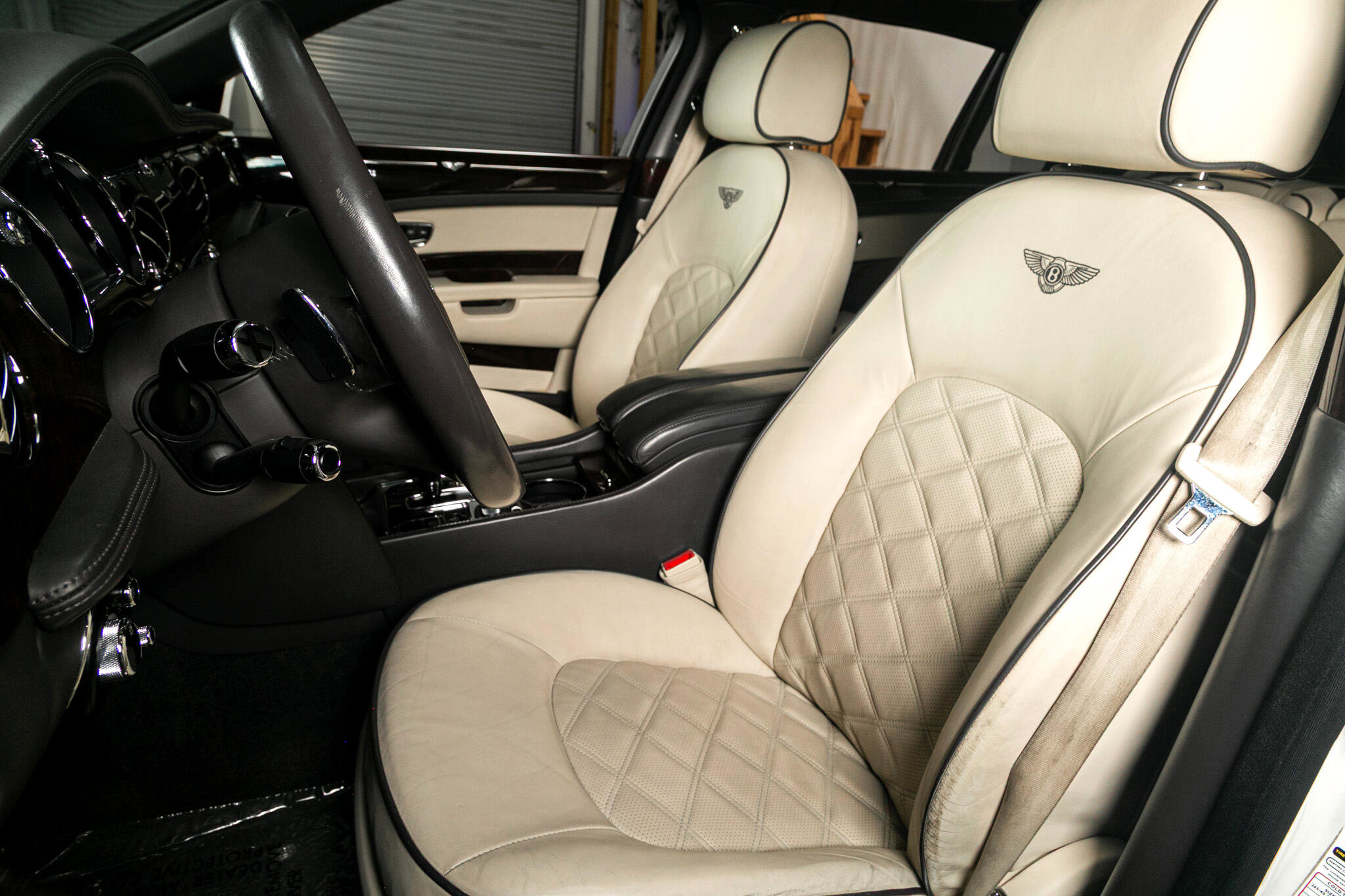 Used 2013 Bentley Mulsanne w/ Premiere Specification Pkg image 4