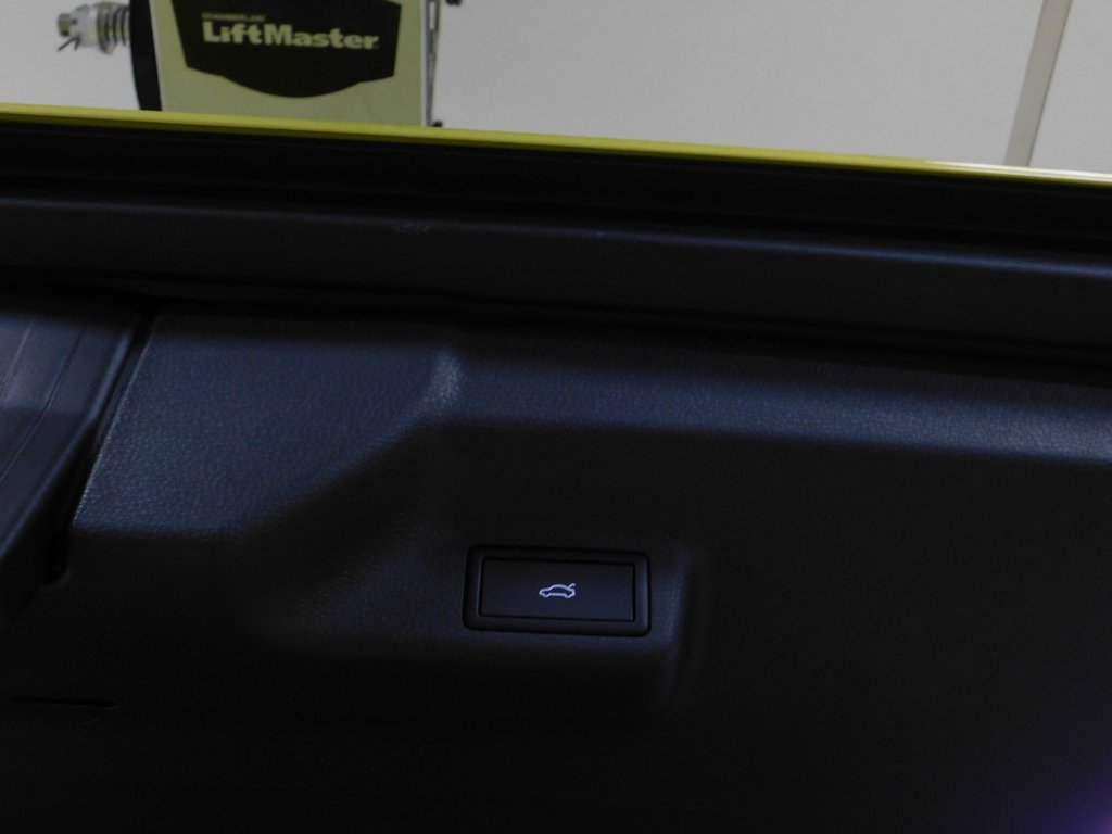 Used 2025 Volkswagen ID. Buzz 1st Edition image 84