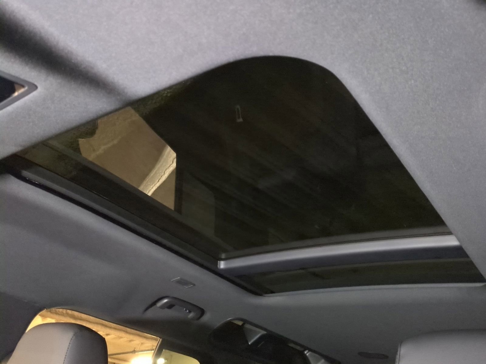 New 2026 Land Rover Defender 110 X-Dynamic SE image 24