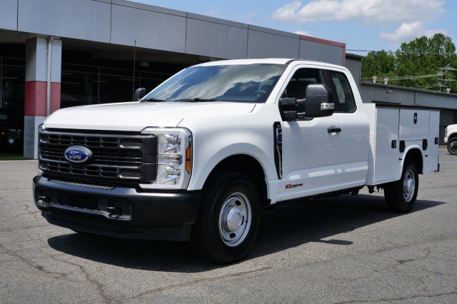 Used 2025 Ford F250 XL RWD image 3
