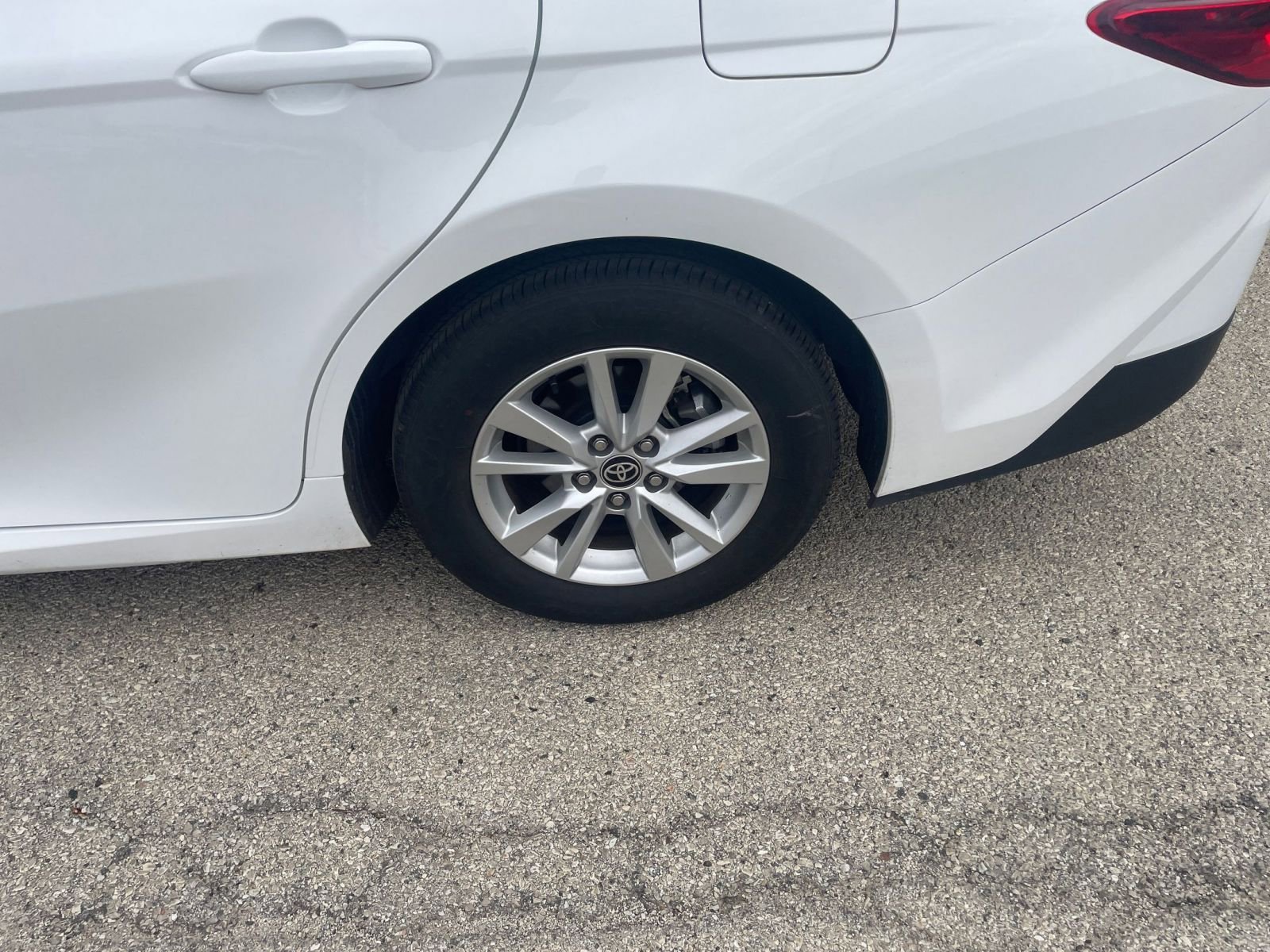 Used 2025 Toyota Camry LE image 30