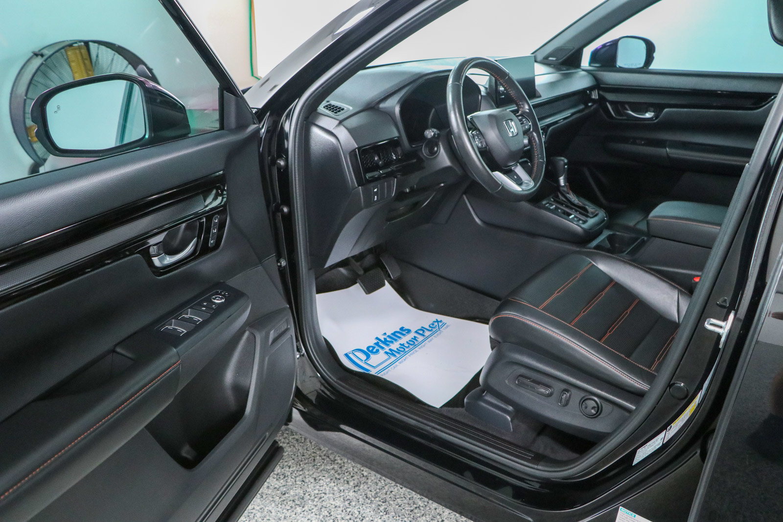 Used 2023 Honda CR-V Sport Touring image 3
