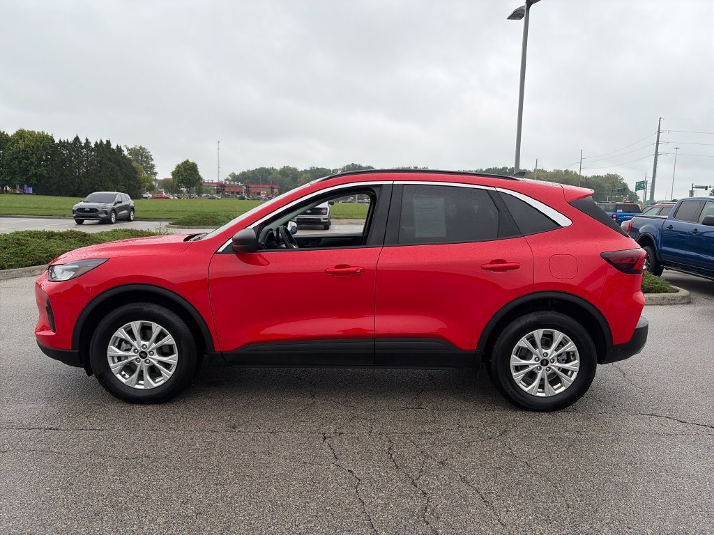 Used 2024 Ford Escape Active w/ Tech Pack #1 AWD/4WD image 4