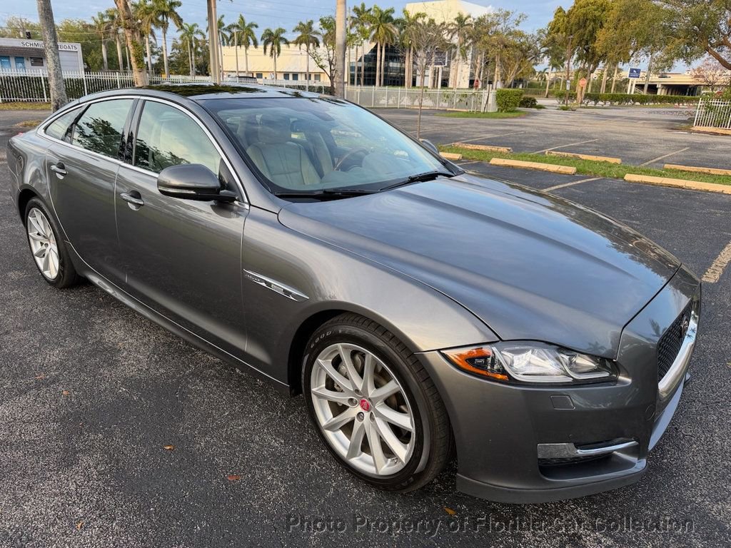 Used 2017 Jaguar XJ R-Sport image 2