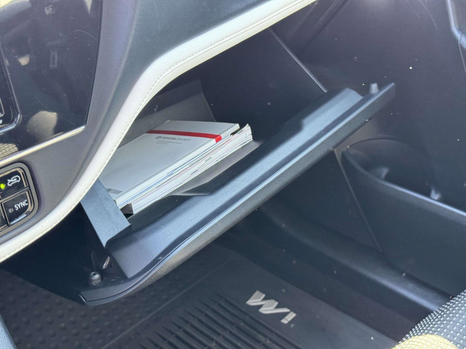 Used 2017 Toyota Corolla iM w/ All-Weather Mat Package FWD image 31