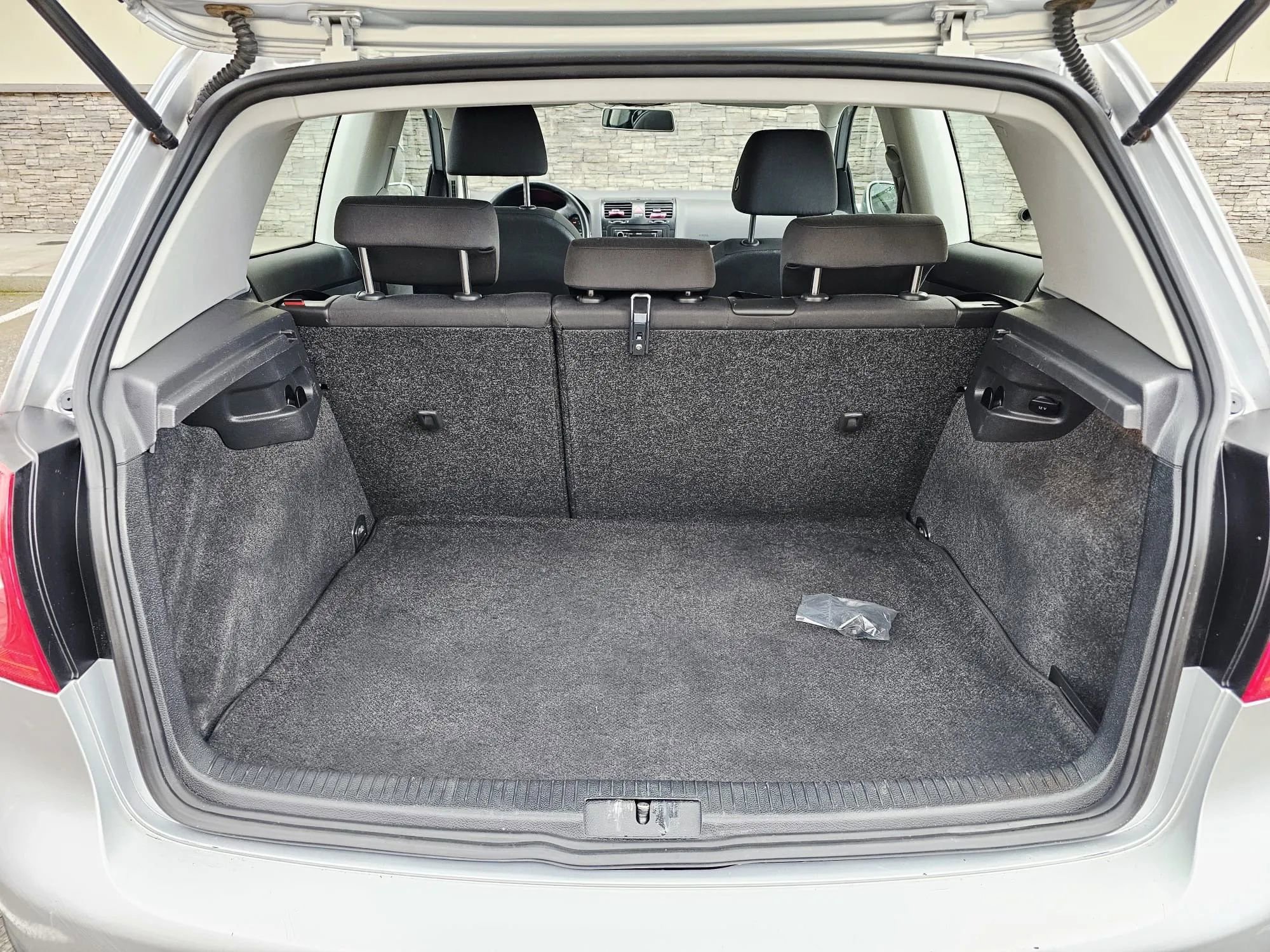 Used 2008 Volkswagen Rabbit S image 16