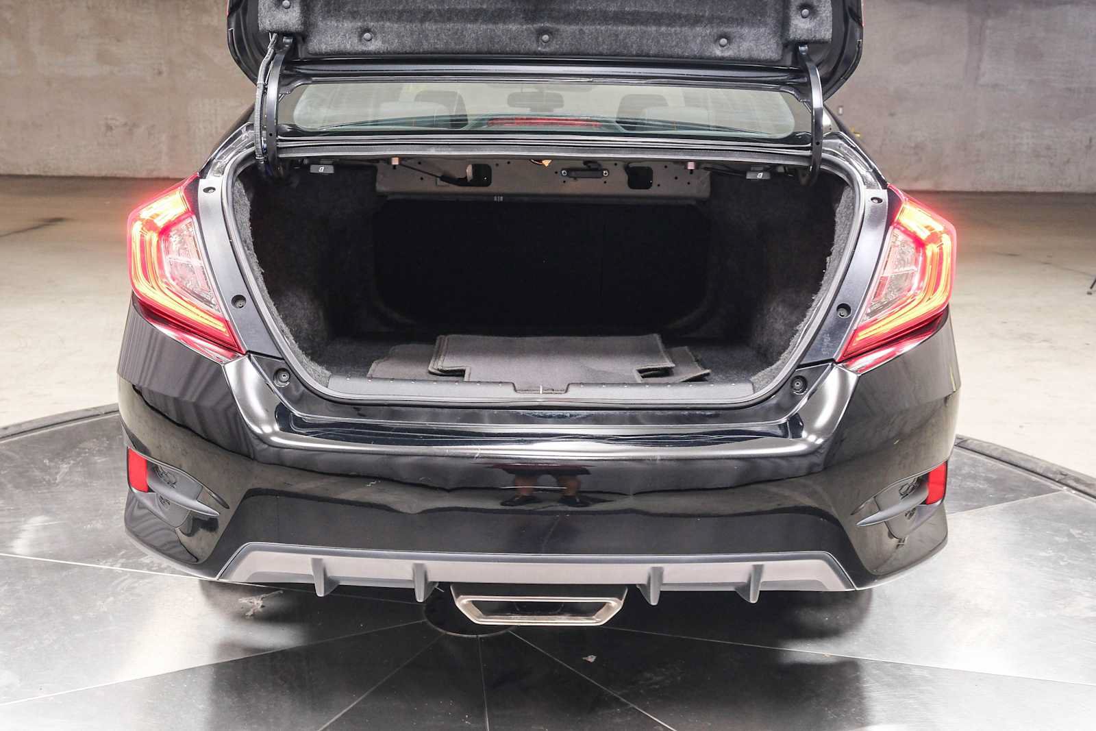 Used 2019 Honda Civic Sport image 29