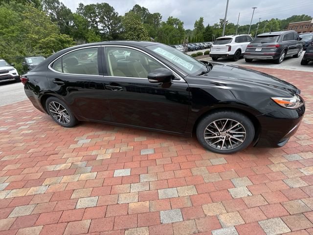 Used 2016 Lexus ES 350 w/ Luxury Package w/Wood Trim FWD image 37